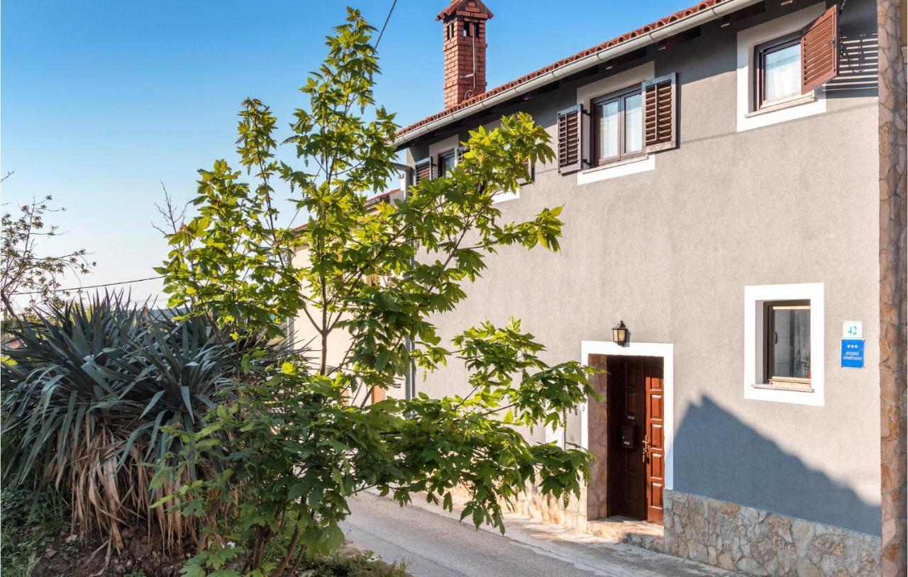 1 Bedroom Awesome Apartment In Ližnjan 外观 照片