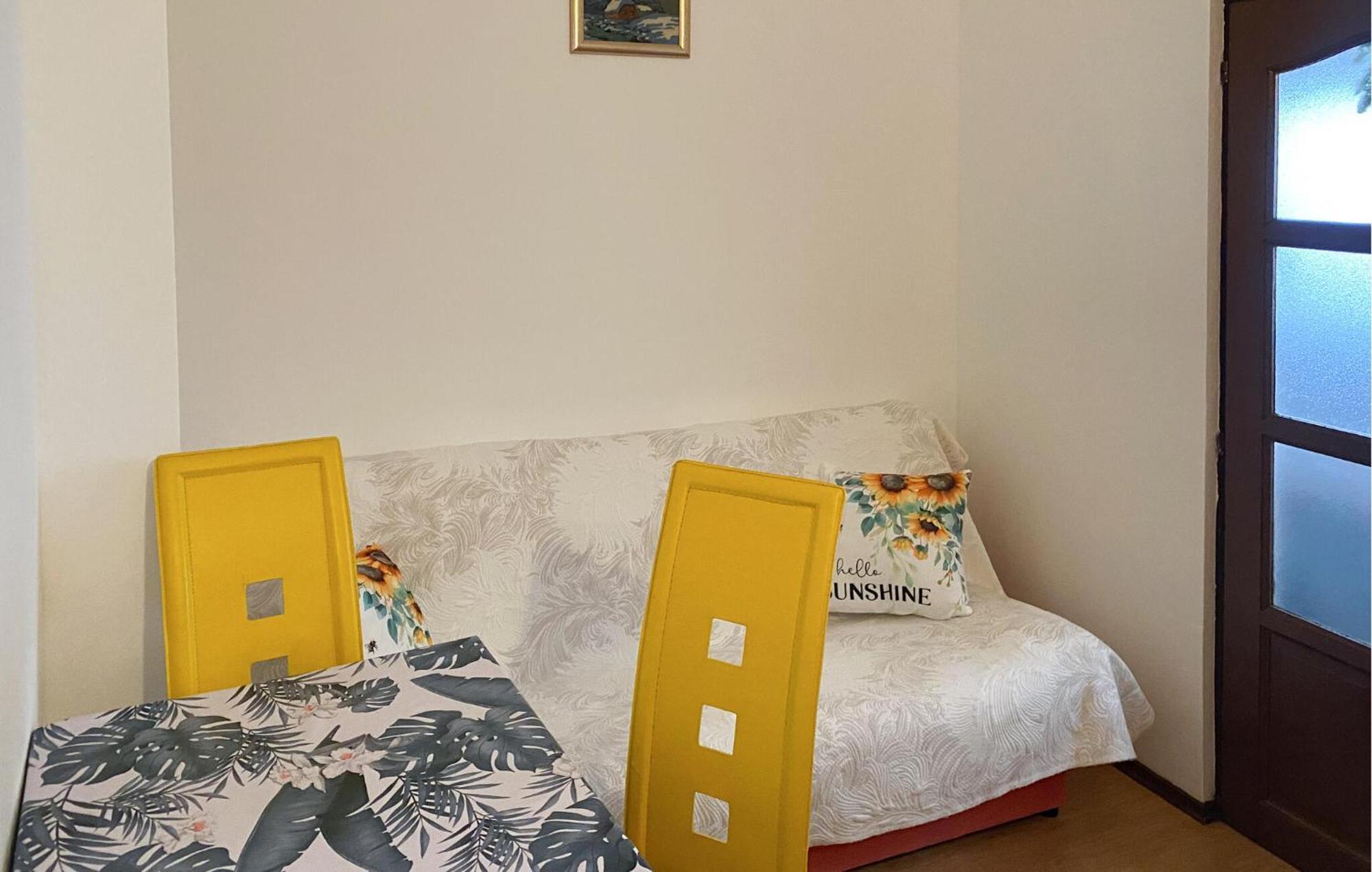 1 Bedroom Awesome Apartment In Ližnjan 外观 照片
